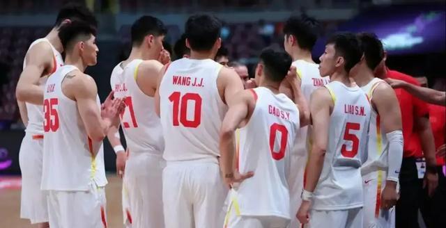 93：88！中国男篮拒绝翻车，39+9+6双核稳定输出，郭士强指出3问题
