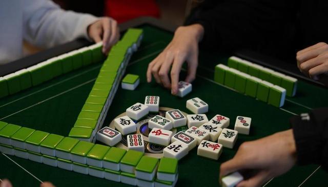 医生提醒：上了六十的老人，宁愿天天打麻将，也别在这个时候锻炼
