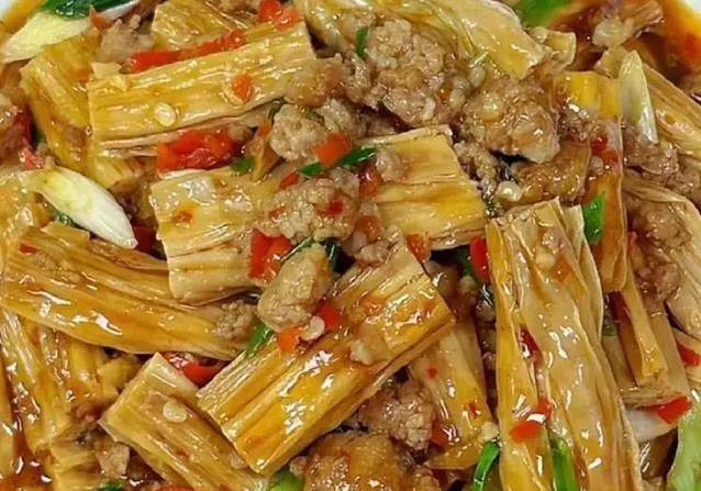 牛肉炒出滑嫩口感，十分钟上桌，家常菜也能惊艳全家