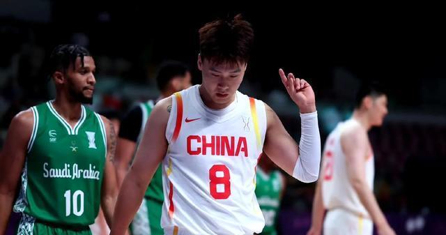 中国93-88沙特！比赢球还高兴的，是赛后赵睿一番话，发言清醒！