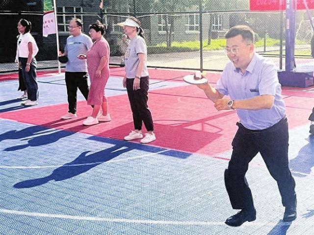 增进邻里情晋源社区举办趣味运动会