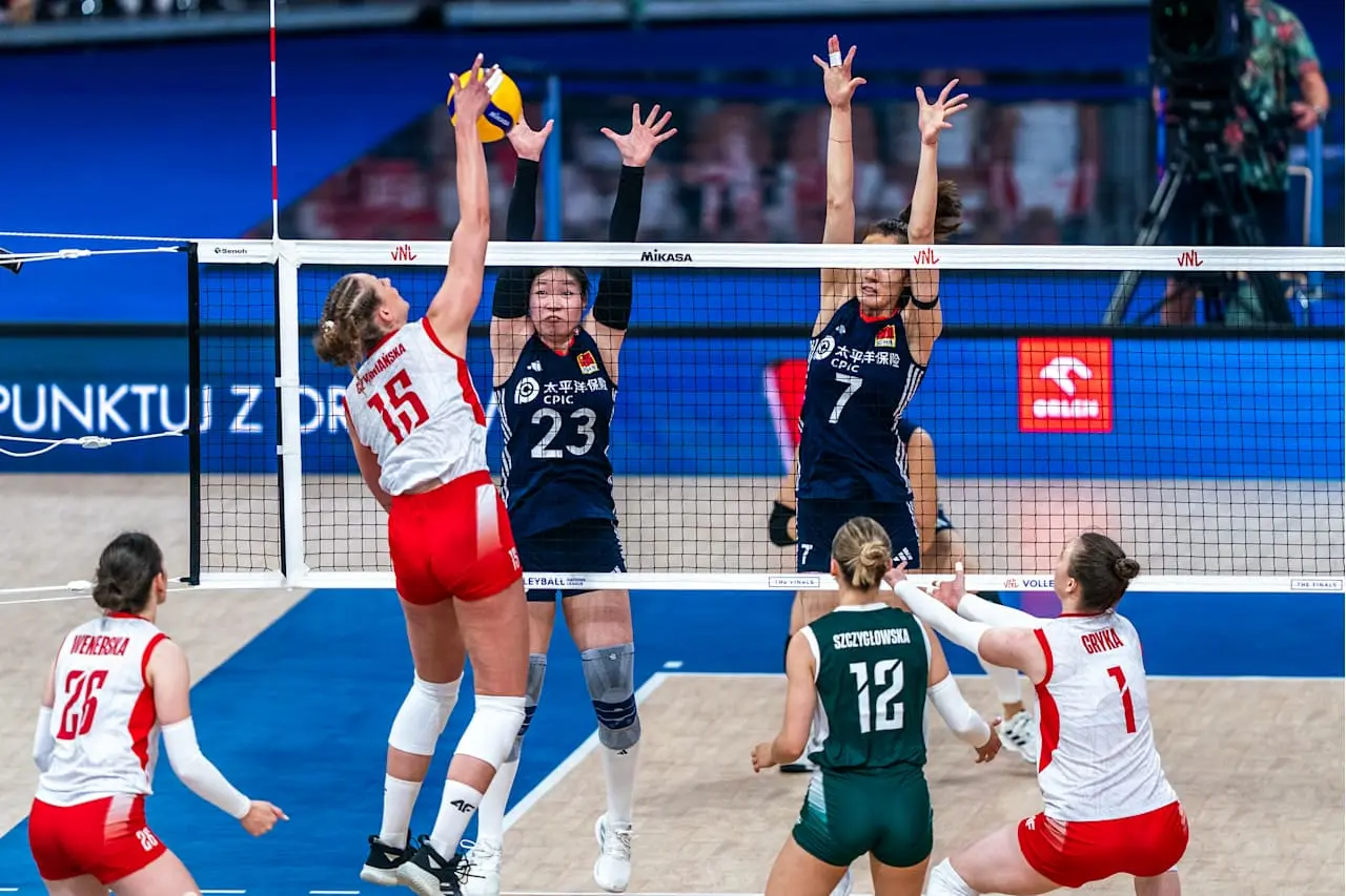 3-2！3-0！世联赛疯狂一夜：中国女排被淘汰，总决赛四强决出两席