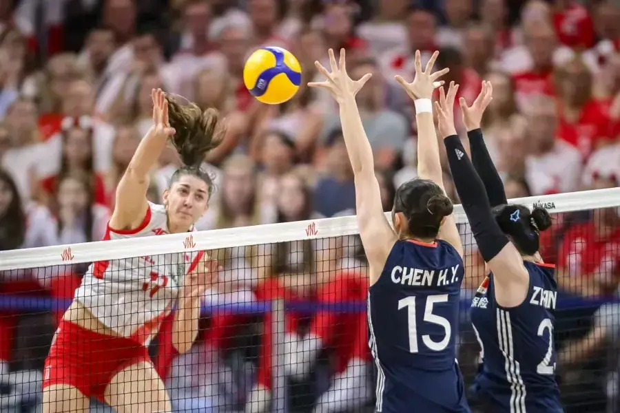 中国女排鏖战五局惜败波兰 遗憾止步世联赛四强
