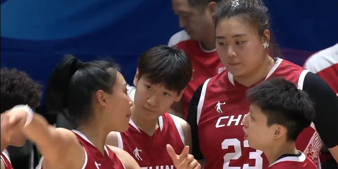 恭喜中国女篮！连续2场上演逆转，杀进世大运决赛，球迷欢呼沸腾