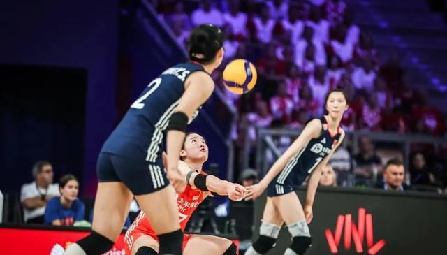 中国女排2-3波兰！赛后赵勇大赞全队 整体进步很大 球员倾尽全力