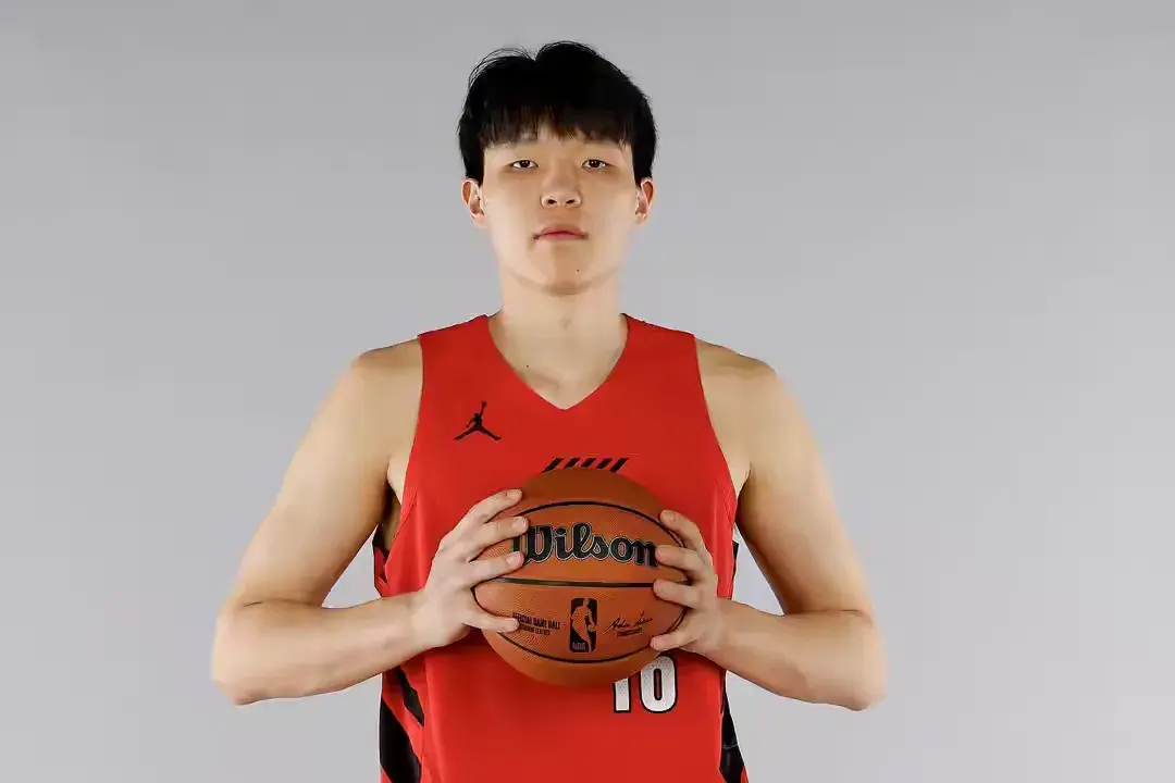 亚洲杯日本男篮12人来势汹汹 平均身高仅1米93 2米08中锋对抗杨瀚森