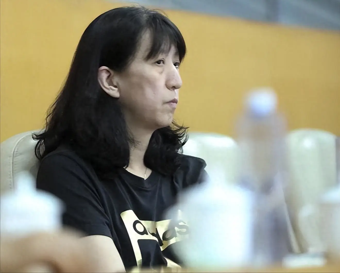 中国女排新动态曝光，掌门人突然离队回国，朱婷空降郑州参加聚会