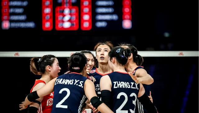 中国女排2：3负于波兰，赵勇换人指挥遭质疑