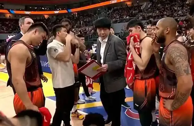 17点22分！山东男篮正式官宣，3员大将离队，俱乐部发文有深意