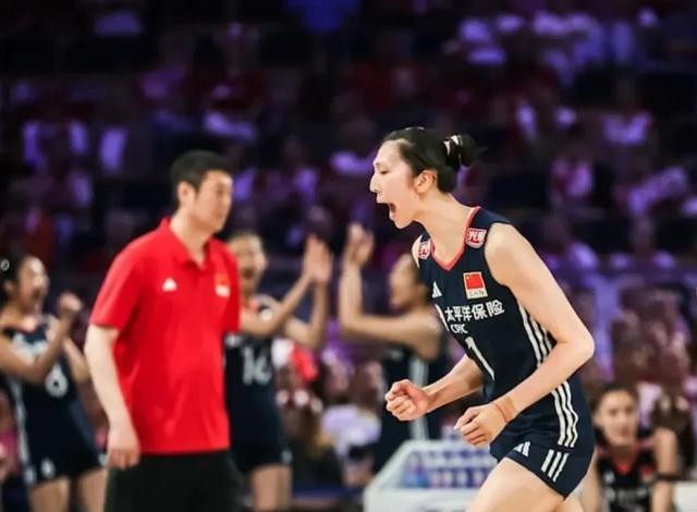 中国女排2-3波兰！赛后赵勇大赞全队 整体进步很大 球员倾尽全力