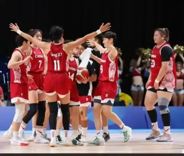 田媛媛再成胜负手！加时赛独得7分助中国女篮71-67险胜波兰