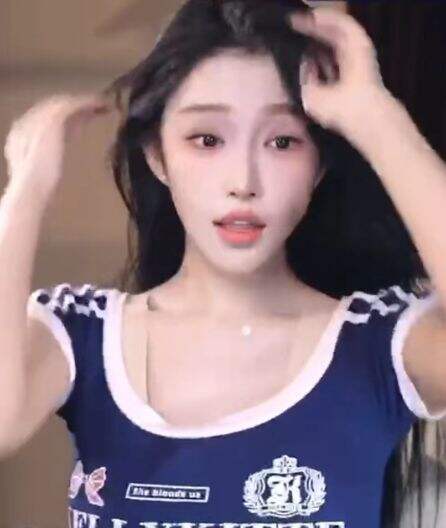 蓝战非连麦女主播讨论直播未来，女主播竟称表示找到怨种就上岸？