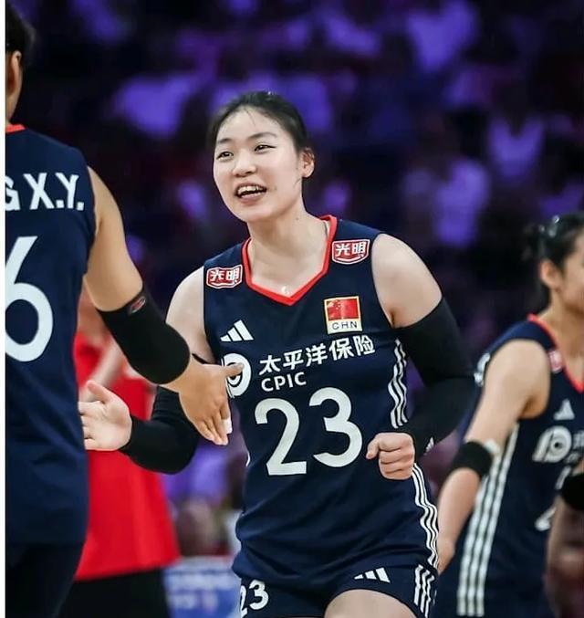 中国女排2：3负于波兰，赵勇换人指挥遭质疑