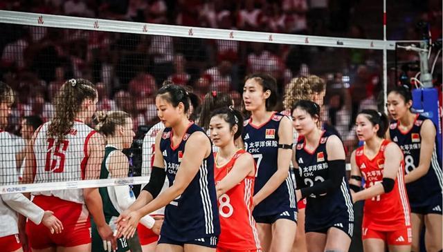 中国女排2：3负于波兰，赵勇换人指挥遭质疑