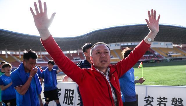 中甲大连鲲城VS青岛红狮前瞻，穆谢奎+多米尼克冲击金体主场6连胜