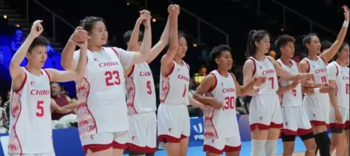 中国女篮又赢了！刘禹彤带队苦战加时挺进决赛