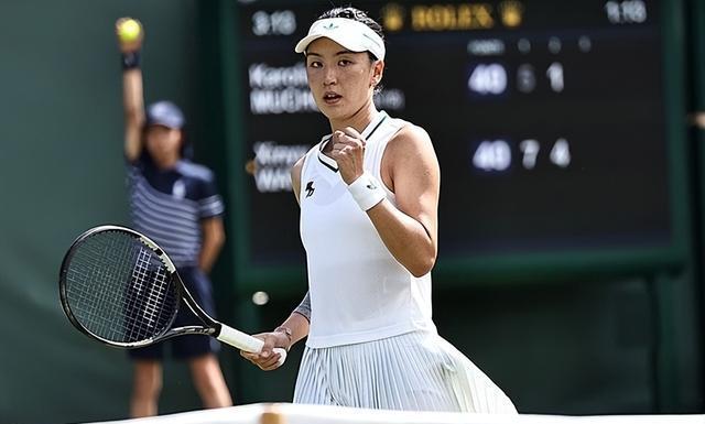 2-1惊天大逆转！7-5、7-6，最美金花王欣瑜抢7挽救赛点晋级