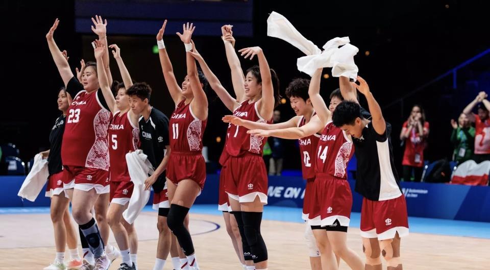 中国女篮出局第5天，他给宫鲁鸣好好上了一课，头号新王牌被揪出！
