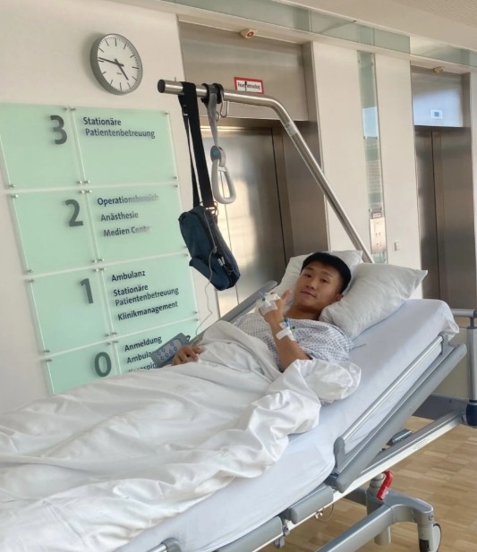 徐宏杰：手术已顺利完成；感谢支持，我不是一个人在战斗🧡
