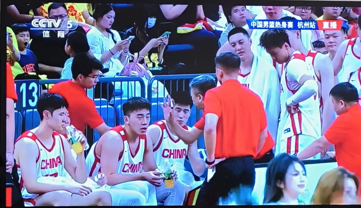 状态不错！中国男篮热身赛77：49大胜委内瑞拉！