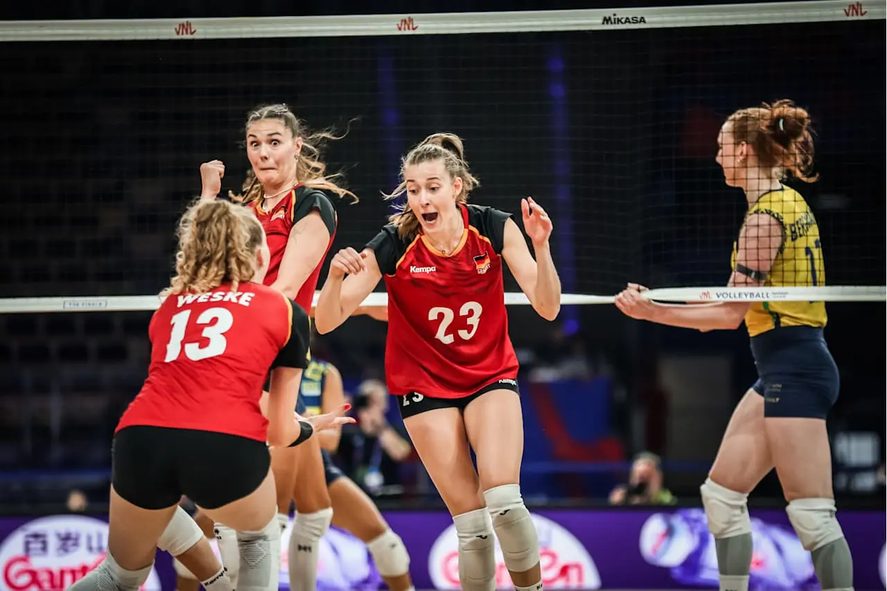 3-0！3-2！世联赛疯狂一夜：四强诞生，日本大战巴西，土耳其出局