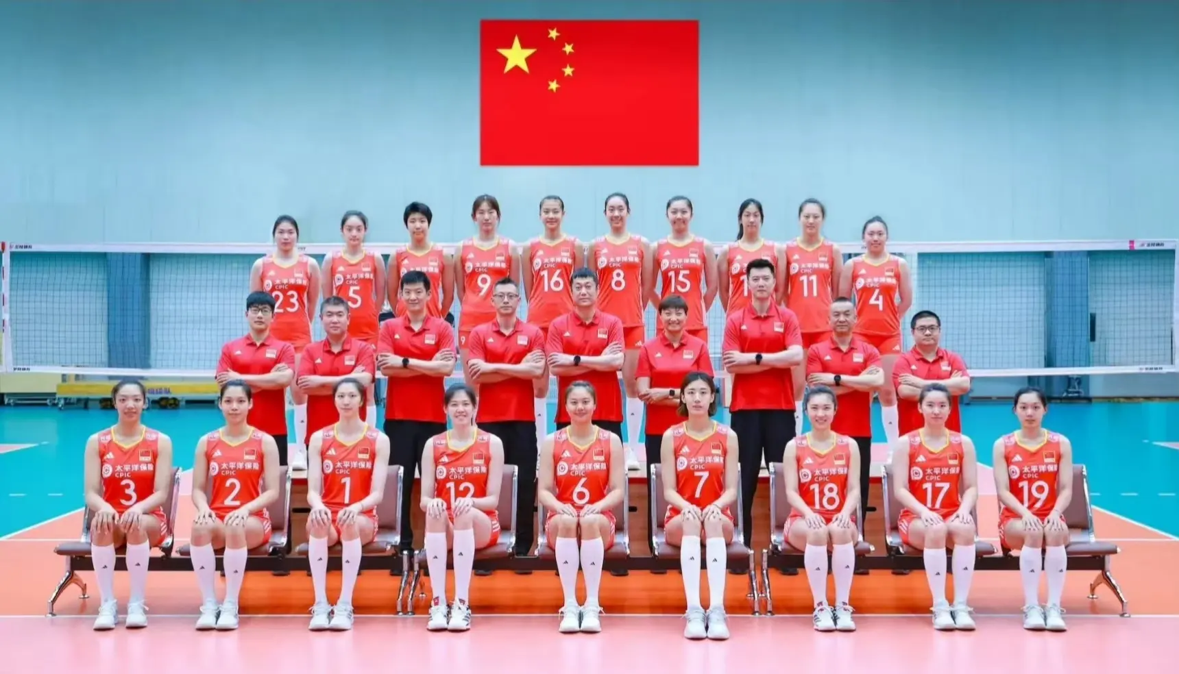 最新世界排名：世界冠军2-3日本，积分被中国女排拉大！附4强赛程