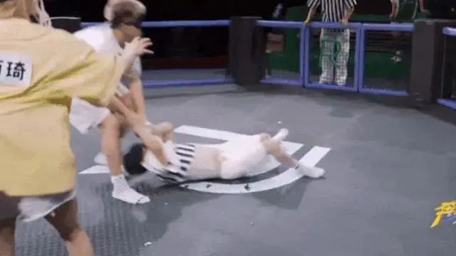 观众怒了！周深这是拿命录综艺？