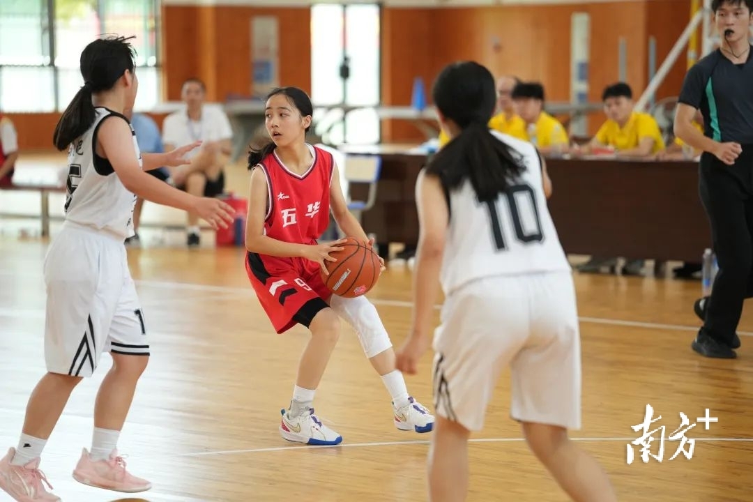 市运会｜兴宁夺得篮球女子乙组赛事冠军