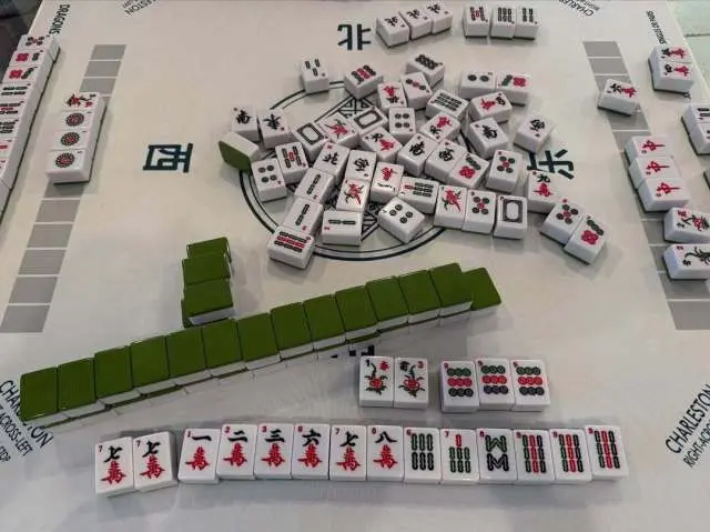 瓦妮莎更新社媒：学玩中国麻将 小女儿模仿科比带伤练球经典一幕