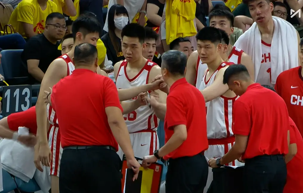 CCTV5直播！晚7:30，男篮力拼双杀，郭士强变阵，山东大汉或重用