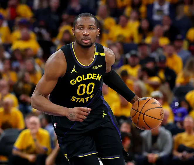 一夜2签2裁达成！湖人旧将离开NBA，勇士库明加交易迎来新进展