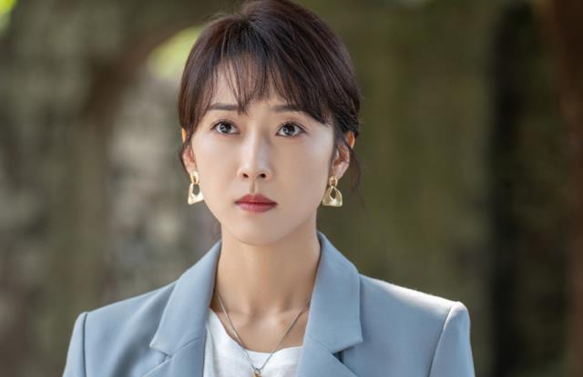 娱乐圈有多现实？曾经的爆剧男主，现在只能低调地当“小配角”