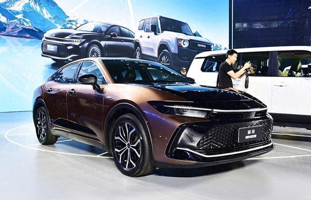 皇冠 SportCross：以跨界之名，引领豪华车新风尚
