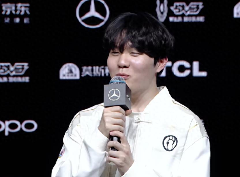 Rookie：TheShy称两件套无敌，我拿岩雀也输不了