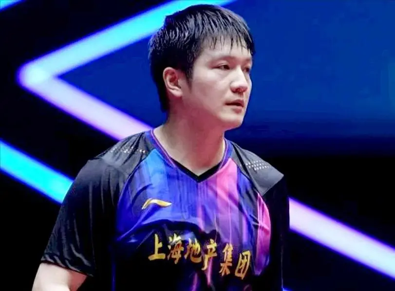 乒超联赛：樊振东爆发！狂轰3-0横扫世界第一，多次挽救局点翻盘