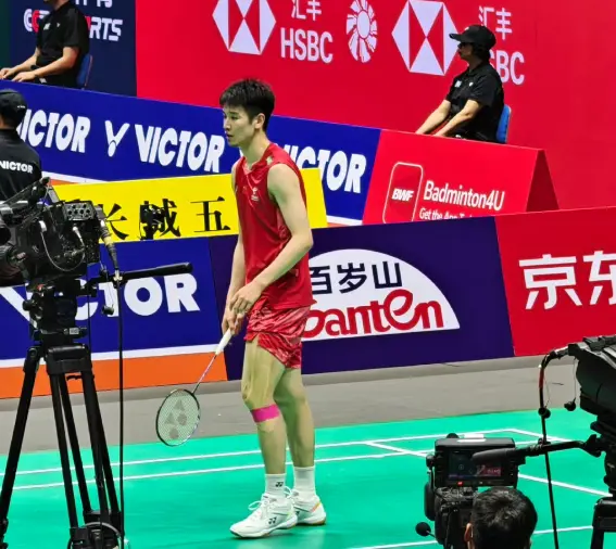 中国羽毛球公开赛：李诗沣遭遇交手5连败，石宇奇2-1约战周天王