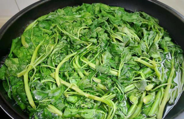 7月，这菜正当时，鲜嫩营养足，蒸包子胜过吃茴香韭菜馅，太香了