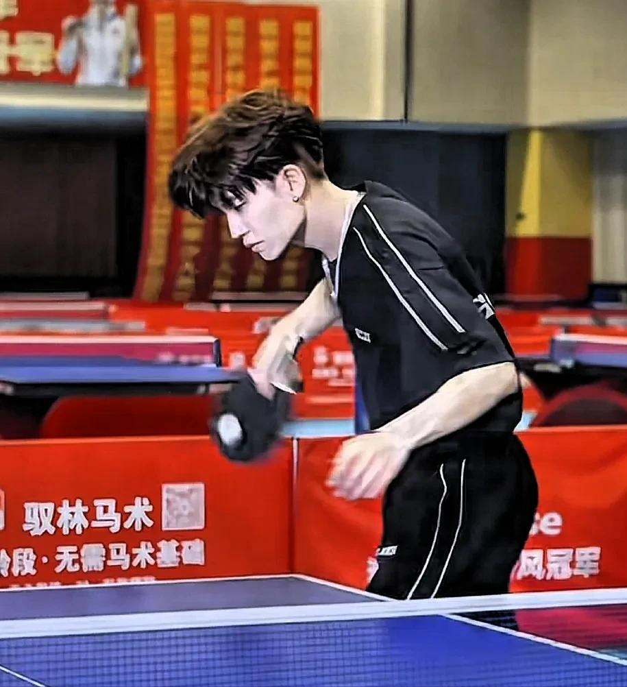 陈梦任嘉伦同框打乒乓球？曾是队友还是发小！陈梦直言：他进娱乐圈就对了