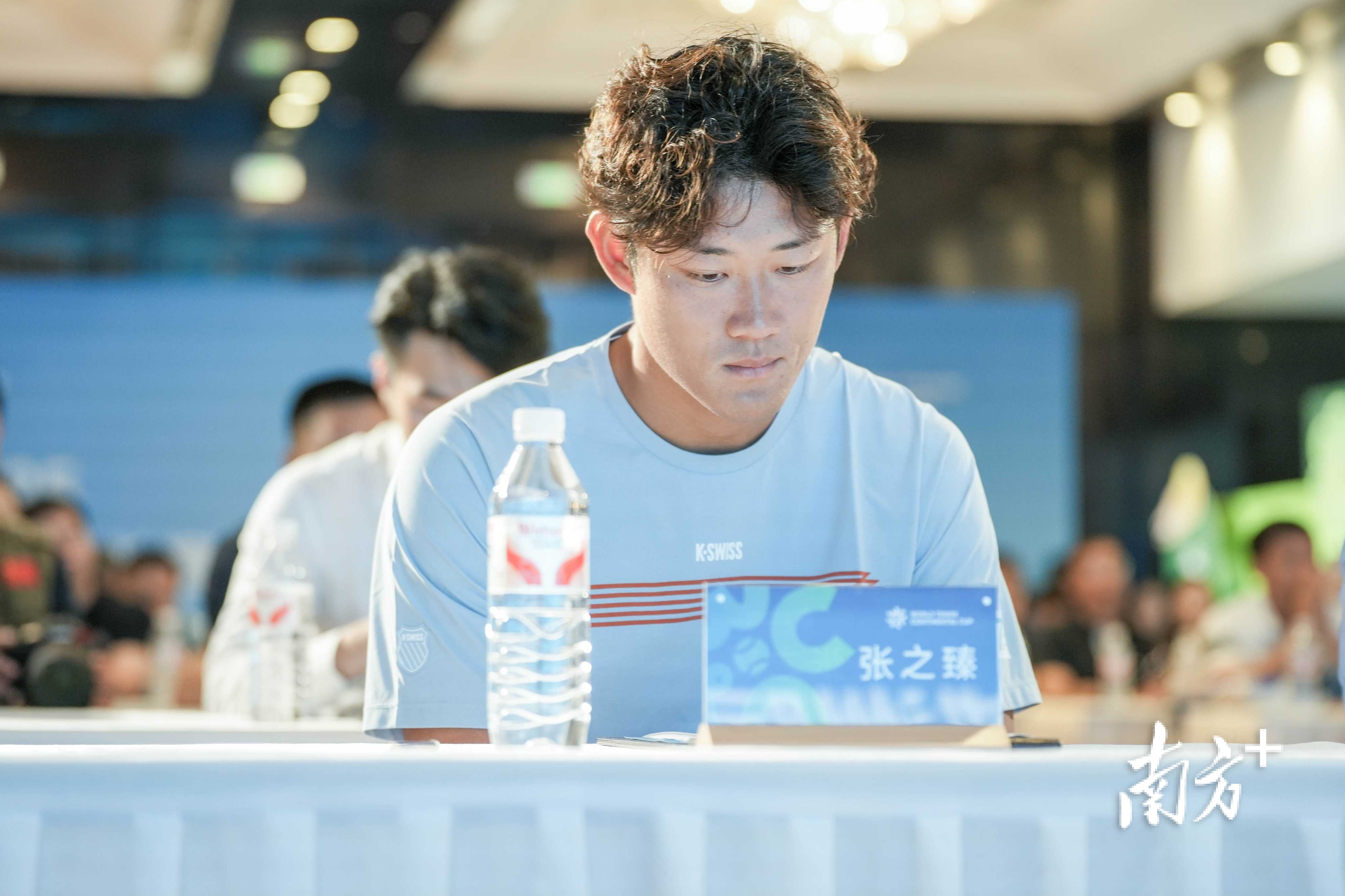 中国运动员张之臻将参赛。