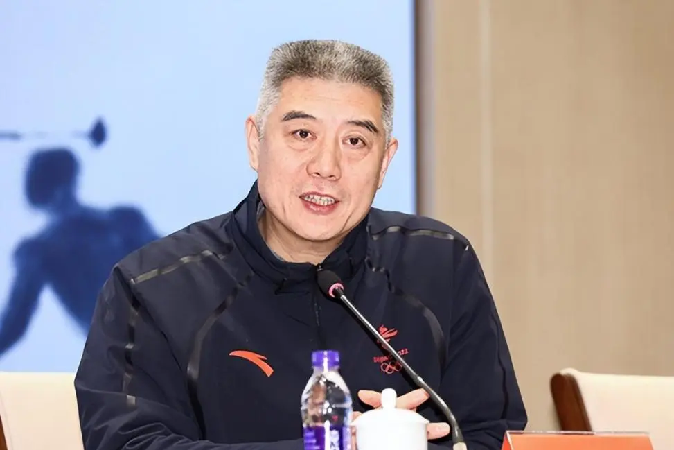 正式官宣！徐济成卸任CBA公司董事长，原因曝光，继任者为少壮派