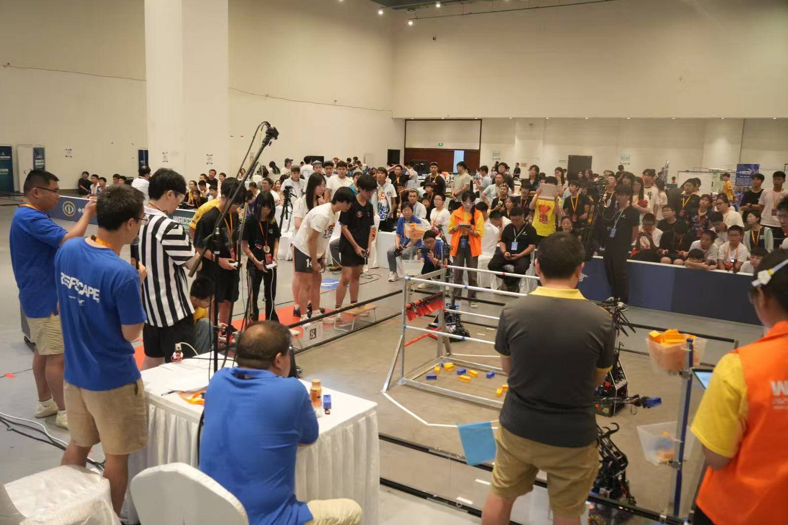 2025世界机器人大赛三亚落幕，近万名青少年角逐科技巅峰