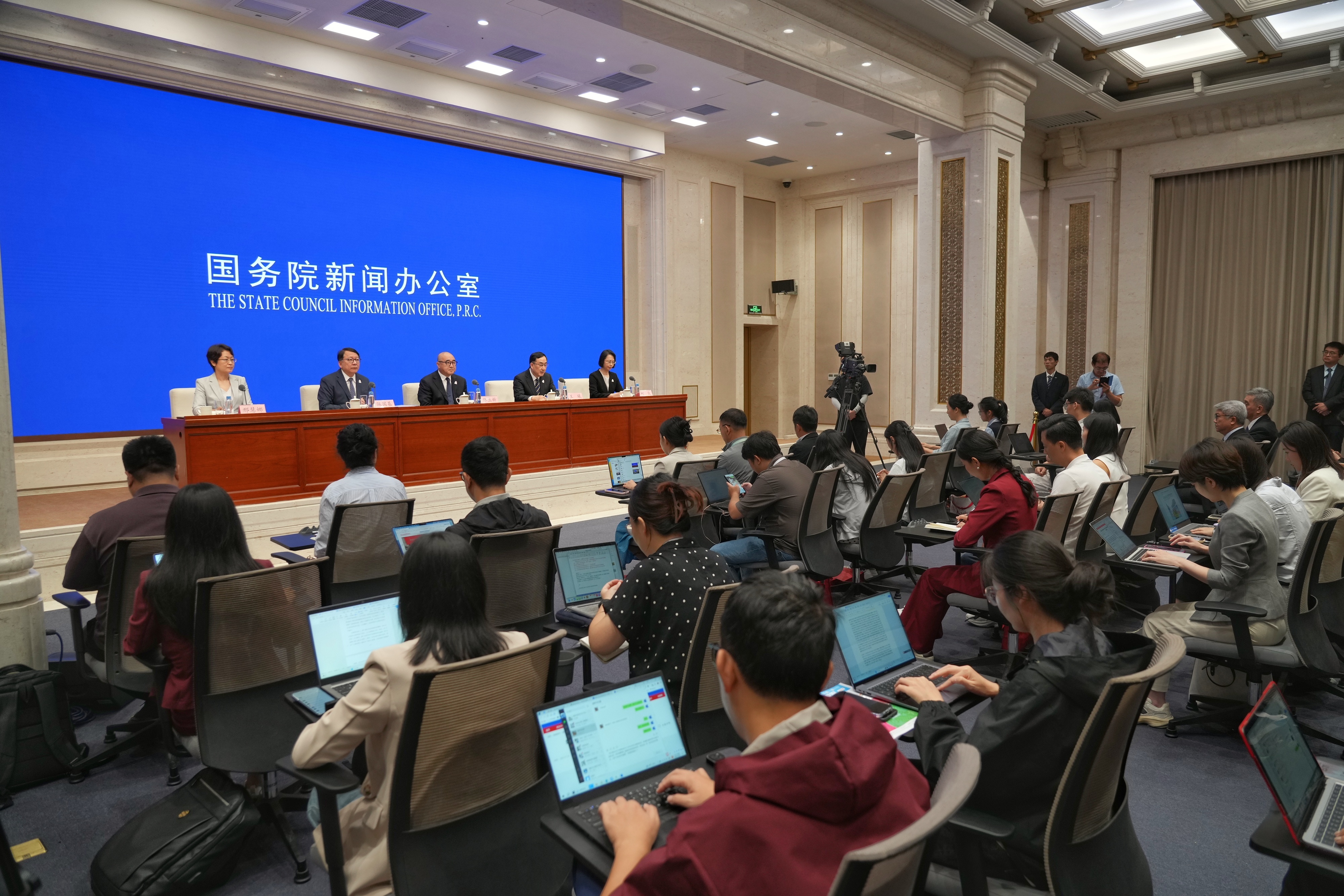 电子狗、无人车、智能机器人……十五运会将实现高科技与赛事深度融合！