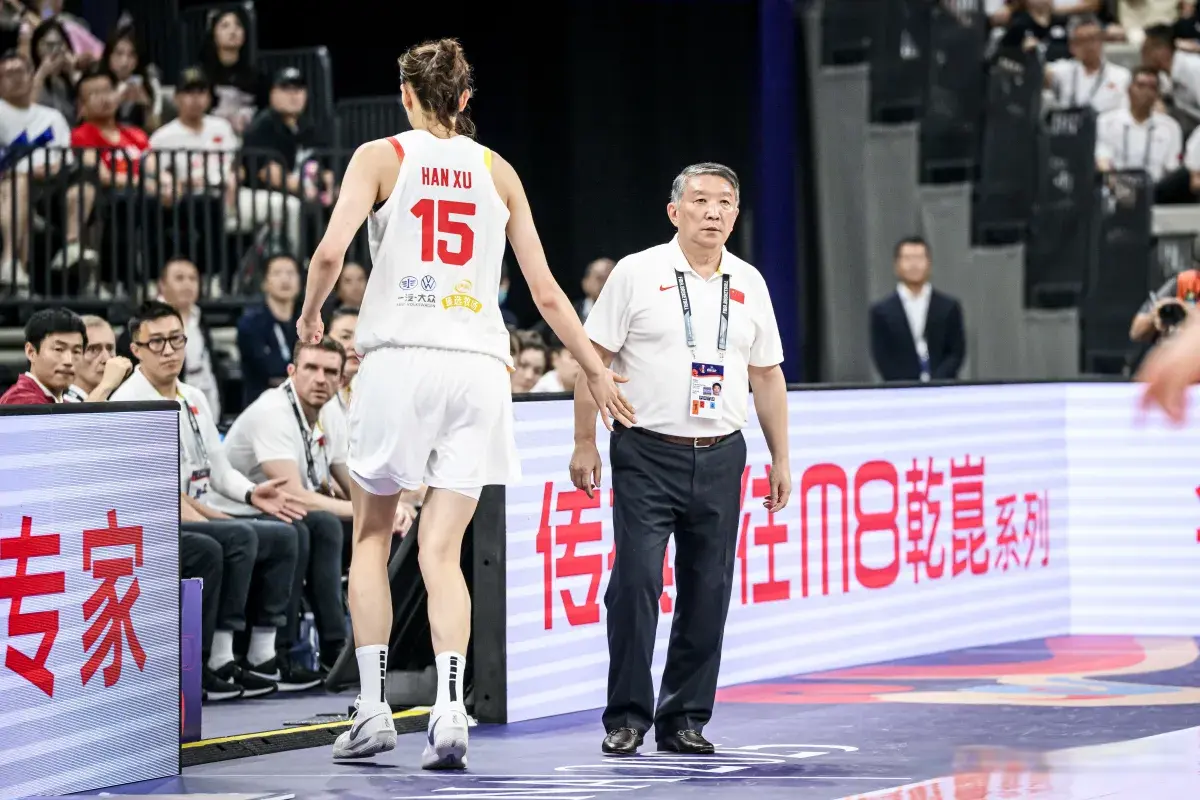 刘禹彤高效牵制，三分球22中11，她俩命中率超6成，宫鲁鸣抢人吧