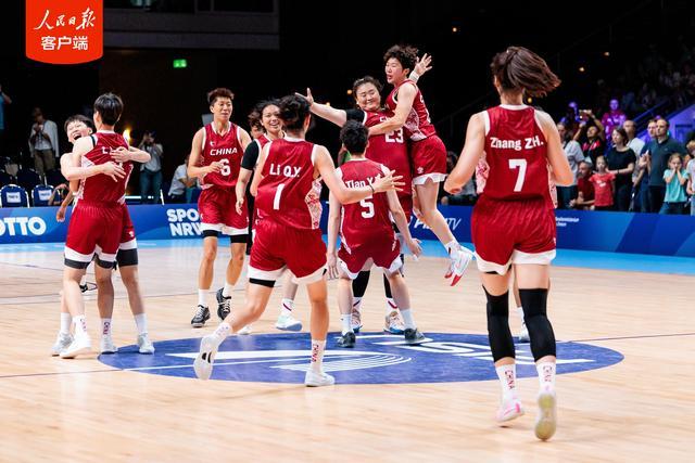 祝贺！中国女篮战胜美国队卫冕大运会冠军