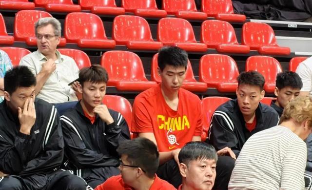 边缘后卫!徐杰登场8分钟仅罚球得到1分 冲击亚洲杯12人难度陡增