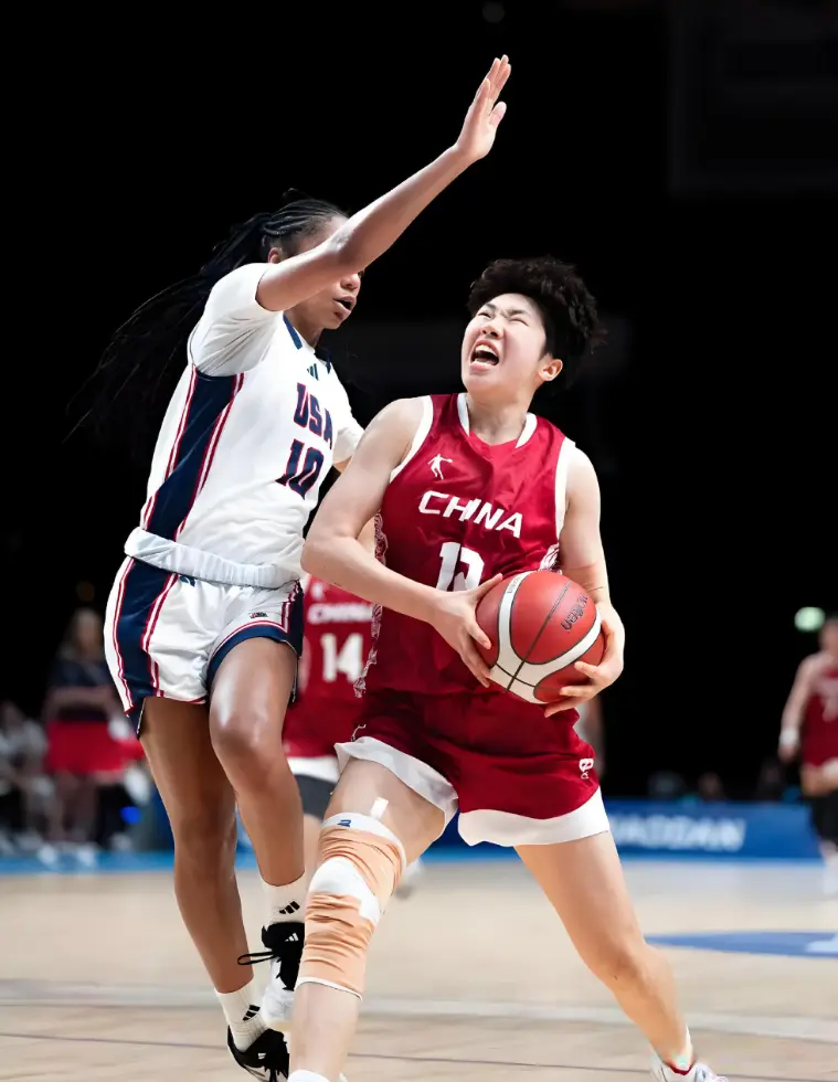 刘禹彤高效牵制，三分球22中11，她俩命中率超6成，宫鲁鸣抢人吧