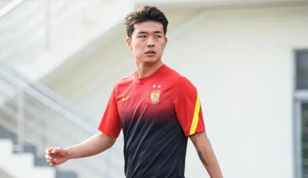 17轮仅首发5次，昔日恒大卡帅得意弟子惨遭徐正源冷落，沦为鸡肋