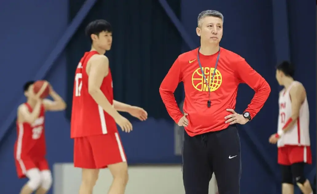 没有一点新意？两场热身赛，戳穿了中国男篮当下最真实的水平