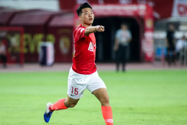 17轮仅首发5次，昔日恒大卡帅得意弟子惨遭徐正源冷落，沦为鸡肋