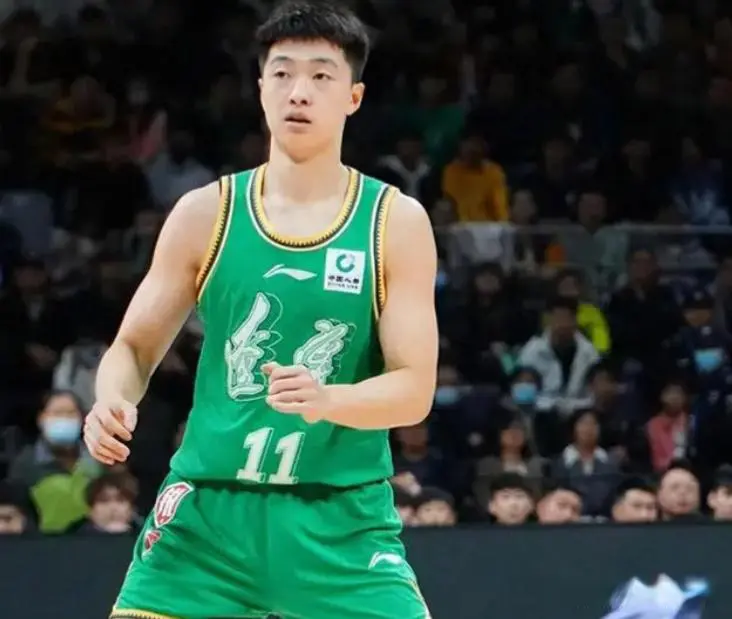 辽宁男篮4分惜败！无缘大逆转，张峻豪26分，黄秋实18分14篮板